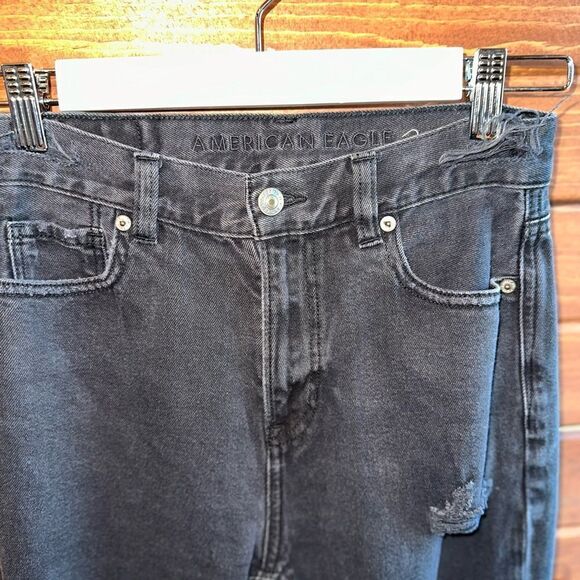 American Eagle (0 Reg) Black Distressed Mom Jeans - Picture 2 of 6